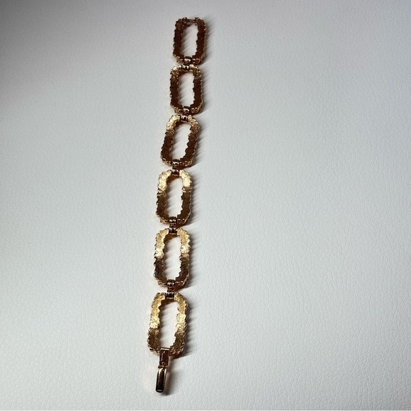 Crown Trifari vintage gold tone bracelet - Picture 3 of 6